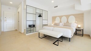 Brankas, setrika/meja setrika, tempat tidur bayi, dan Wi-Fi gratis