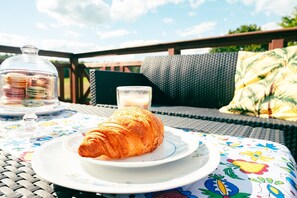 Property grounds - Holiday home with private sauna, jacuzzi and pool (Czestkowo)