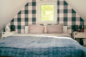 3 slaapkamers, een strijkplank/strijkijzer, reisbedje, gratis wifi