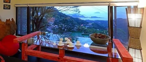 Petit déjeuner composé de spécialités régionales compris tous les jours