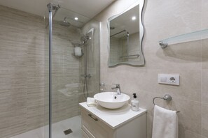 Bathtub, hair dryer, bidet, towels - Cofisa Vista Mar (Javea / Xàbia)