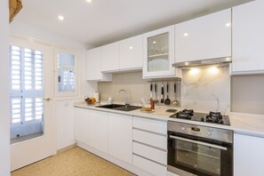 Frigorífic, microones, forn i rentaplats 