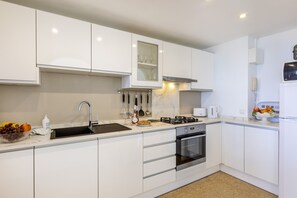 Frigorífic, microones, forn i rentaplats 