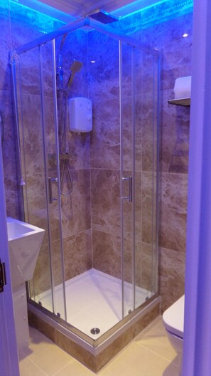 Bathroom - Russell Street (York)