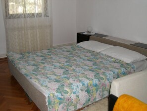 公寓 (N1) | 办公桌、免费 WiFi、床单