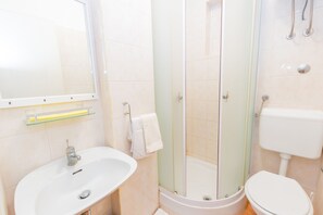 Apartment, 1 Bedroom | Bathroom | Shower, towels, soap, toilet paper - Pleasant apartment Korenic in Rovinj (Rovinj)