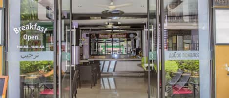 Breakfast, lunch, dinner served; international cuisine