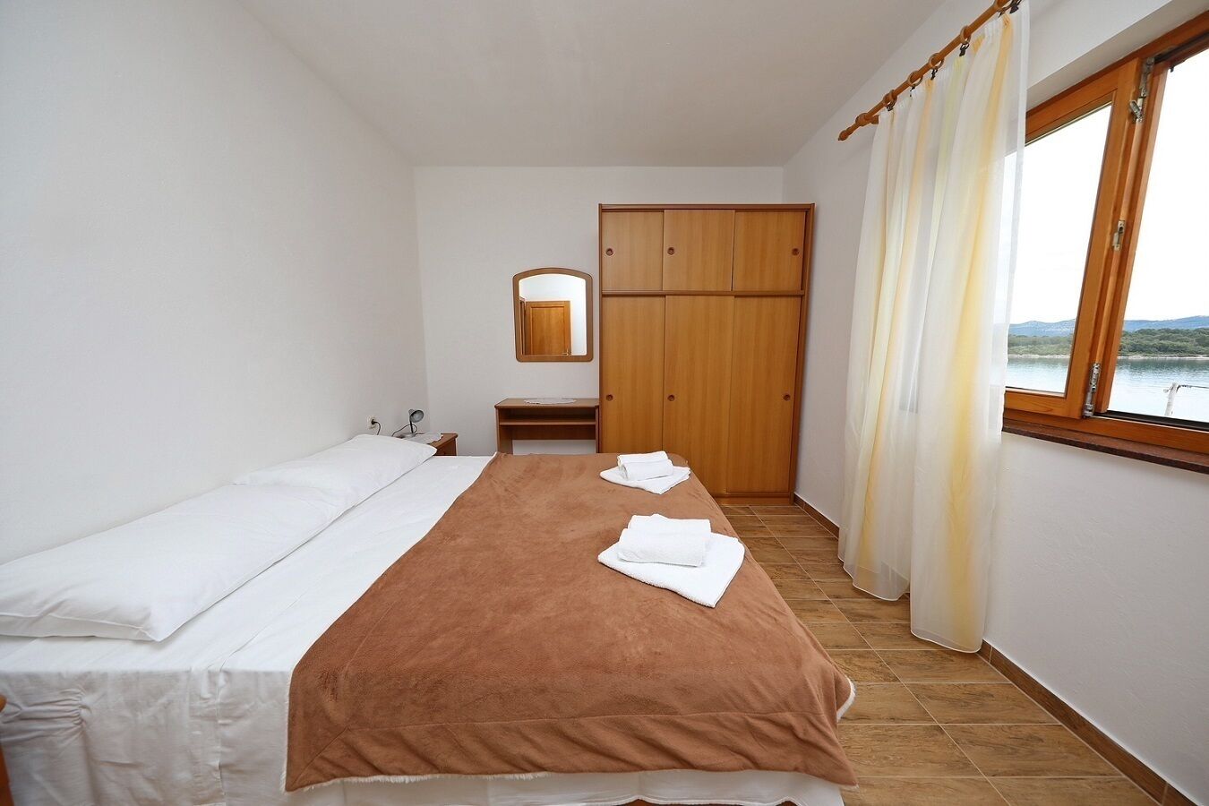 Apartment, 3 Schlafzimmer (N3) | Schreibtisch, schallisolierte Zimmer, kostenloses WLAN, Bettwäsche