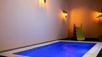Piscine extérieure (ouverte en saison)