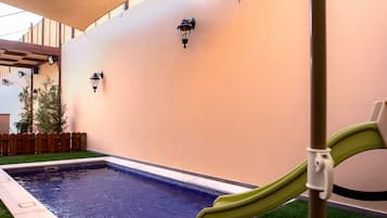 Piscine extérieure (ouverte en saison)