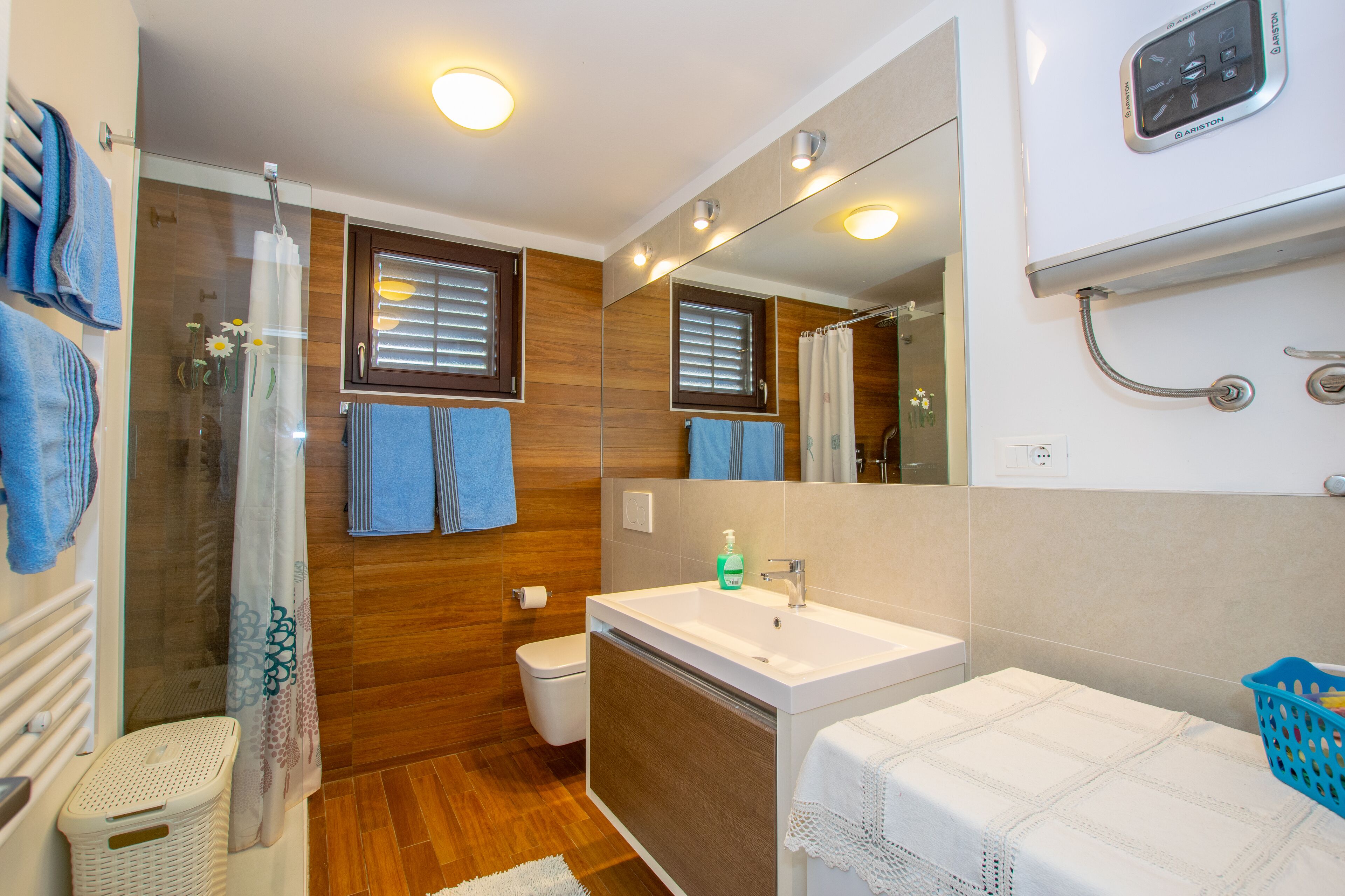 House, 2 Bedrooms | Bathroom