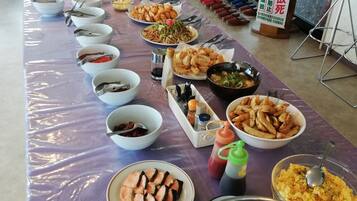 Bữa sáng buffet hàng ngày (1000 JPY/mỗi người)