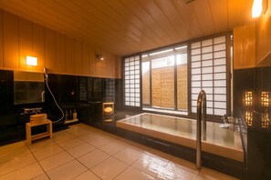 Hot springs/mineral springs