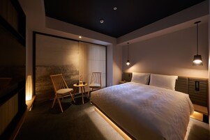 Superior Queen Room Non Smoking | Down comforters, in-room safe, blackout drapes, iron/ironing board