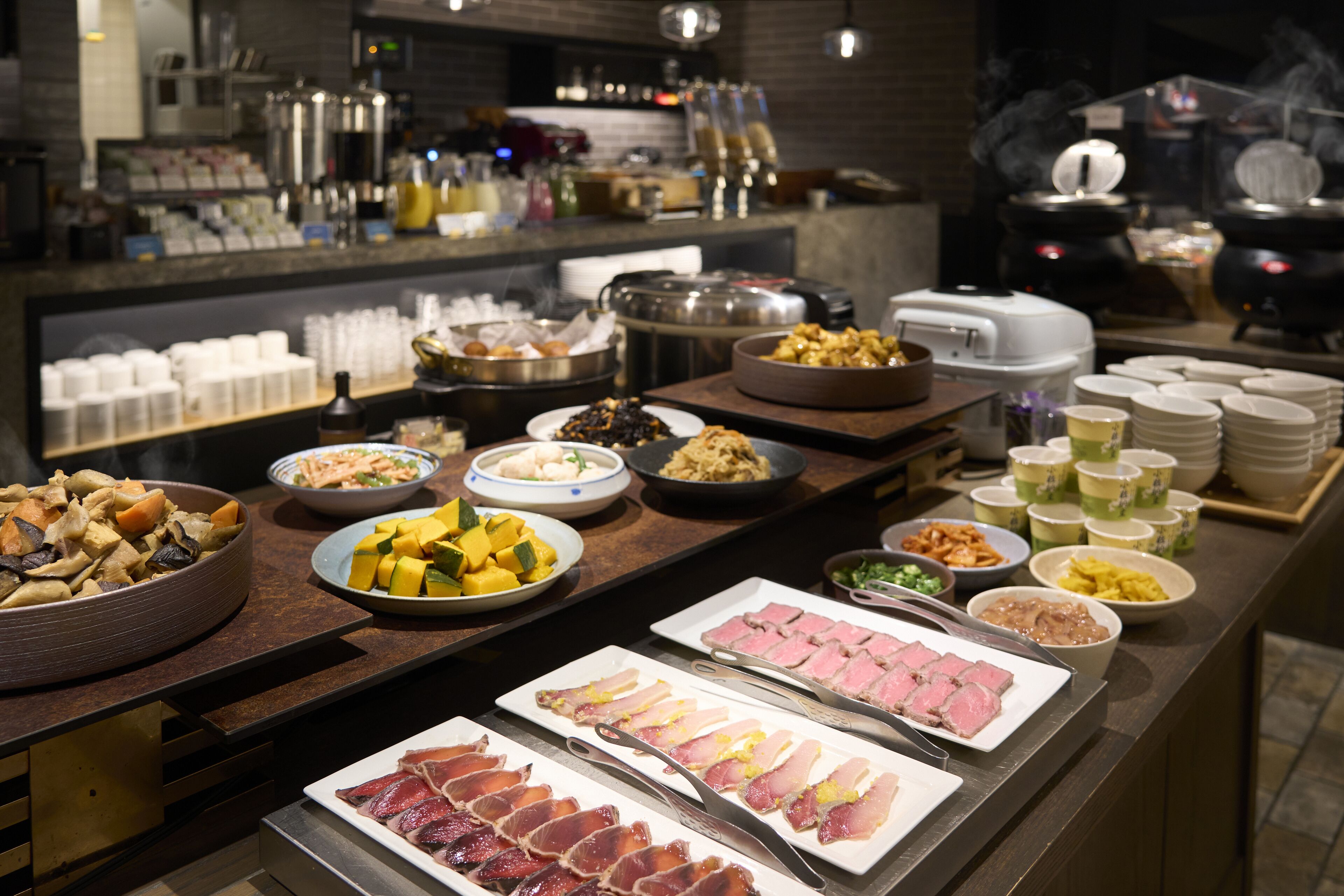 daily buffet breakfast (jpy 1980 per person)