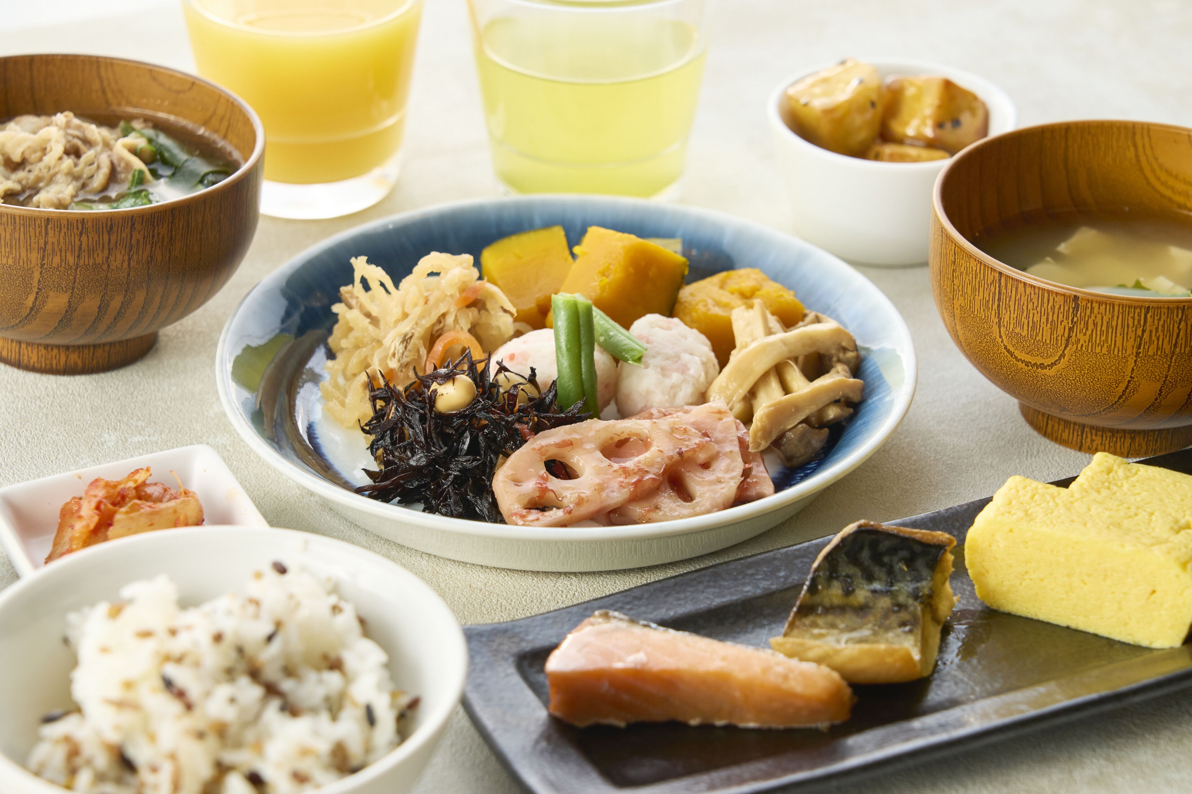 daily buffet breakfast (jpy 1980 per person)