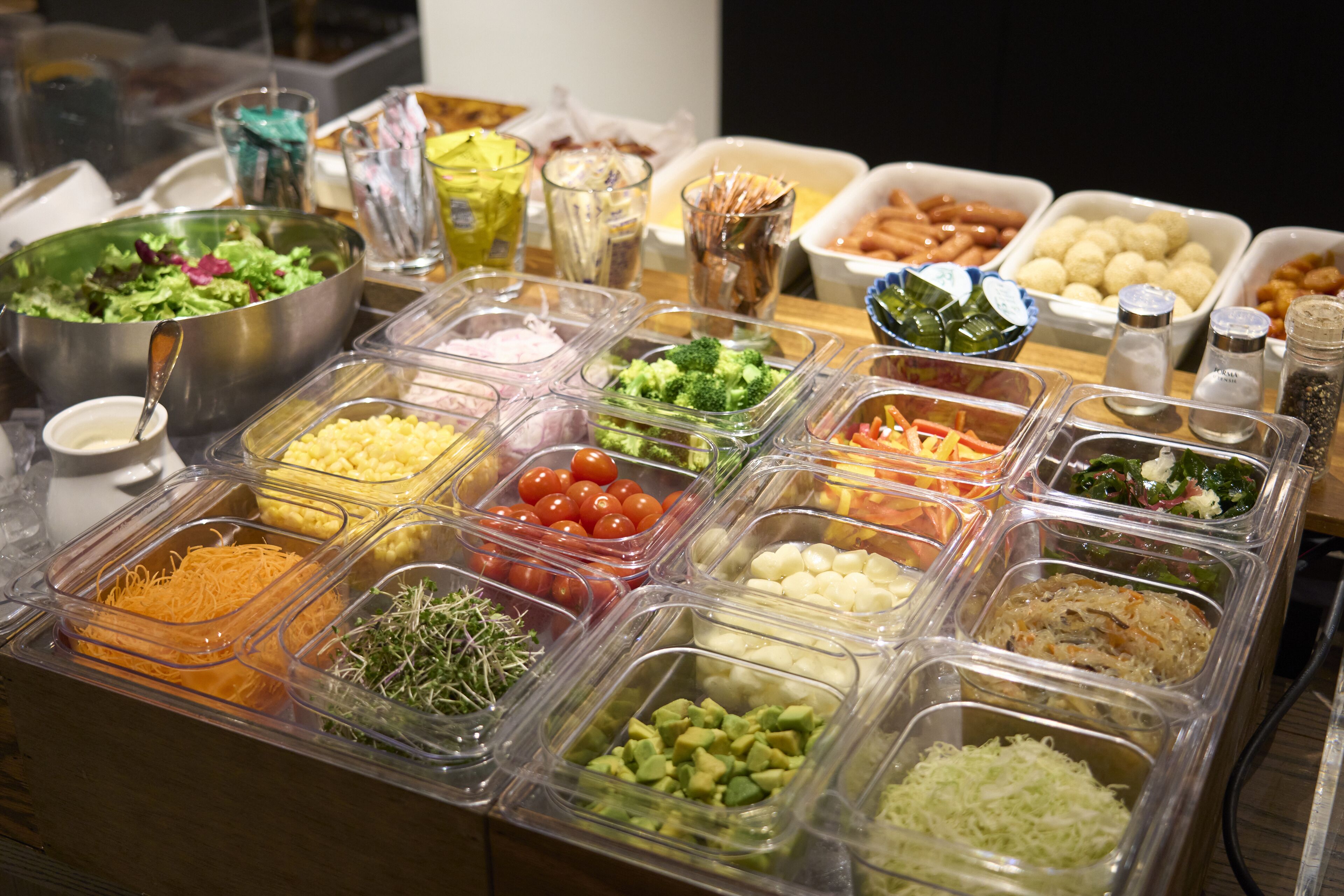 daily buffet breakfast (jpy 1980 per person)