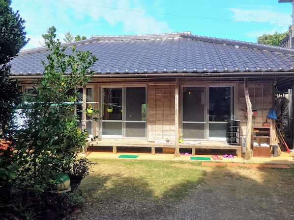 숙박 시설 정면