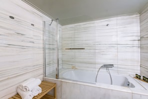 Luxury Apartment | Bathroom | Free toiletries, hair dryer, slippers, towels - Aerides 3 Luxury Suites (Athens)