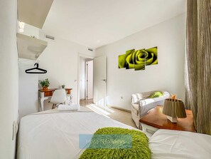 3 Schlafzimmer, Schreibtisch, Bügeleisen/Bügelbrett, WLAN