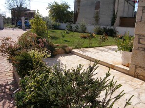 Garden - Villa Ana - Peaceful Location (Marcana)