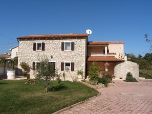 Front of property - Villa Ana - Peaceful Location (Marcana)