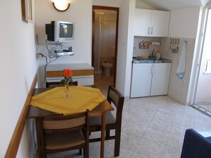 In-room dining - Villa Ana - Peaceful Location (Marcana)