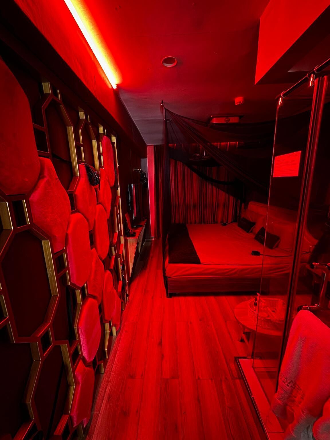 Gallery Room | Egyptian cotton sheets, premium bedding, down duvets, pillow-top beds