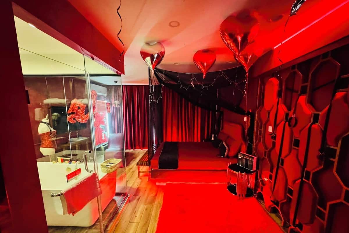 Superior Double Room Single Use | Egyptian cotton sheets, premium bedding, down duvets, pillow-top beds