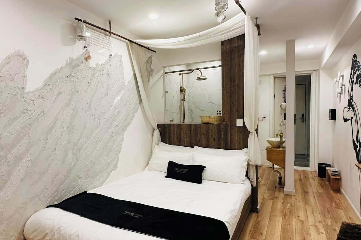Signature Twin Room