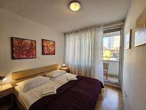 1 habitación, escritorio, tabla de planchar con plancha y wifi gratis 