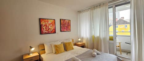 1 bedroom, desk, iron/ironing board, free WiFi