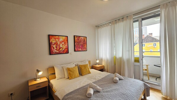 1 bedroom, desk, iron/ironing board, free WiFi