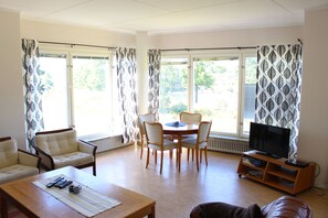 Economy Triple Room | Interior detail