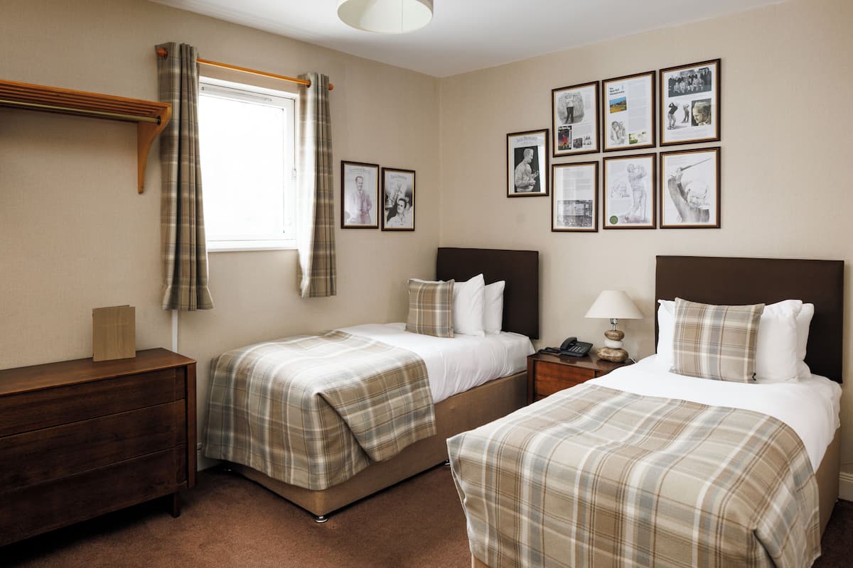 premium bedding, free wifi, bed sheets