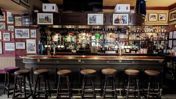 バー (施設内)