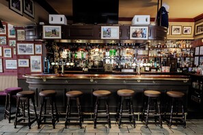 Bar (on property) - The Dunvegan Hotel (St. Andrews)