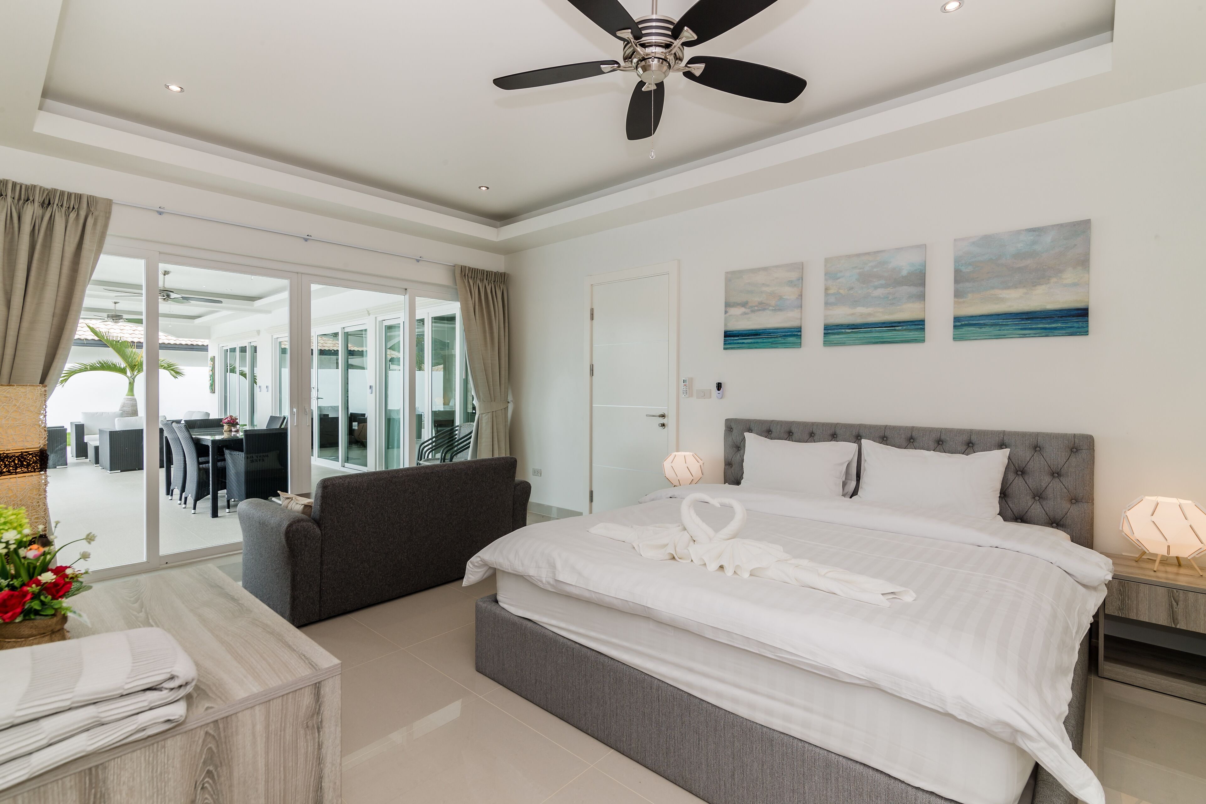 3 habitaciones, cortinas blackout y tabla de planchar con plancha 