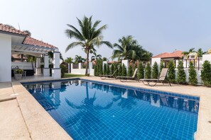 Piscine extérieure