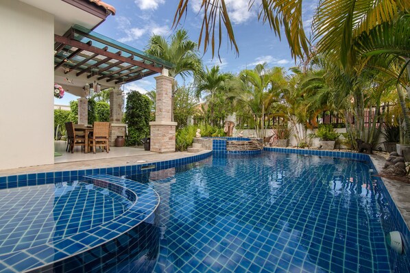 Outdoor pool - Orchid Paradise Homes OPV30 (Hua Hin)