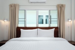 4 bedrooms, blackout curtains, iron/ironing board, free cots/infant beds - Orchid Paradise Homes OPV02 (Hua Hin)