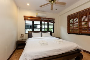 Vila standard, 4 quartos, para não fumantes, cozinha | 4 quartos, cortinas blackout, ferros/tábuas de passar roupa