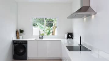 Standard Villa, 4 Bedrooms, Non Smoking, Kitchen | Private kitchen | Coffee/tea maker, full-size fridge, microwave, oven