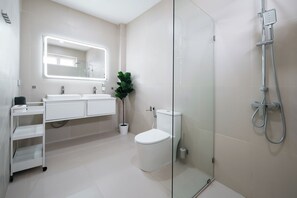 Standard-Villa, 4 Schlafzimmer, Nichtraucher, Küche | Badezimmer | Dusche, Hydromassagedusche, Haartrockner, Handtücher