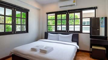 4 chambres, rideaux occultants, fer et planche à repasser, lit parapluie