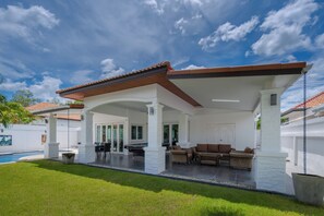 Mặt tiền nơi lưu trú