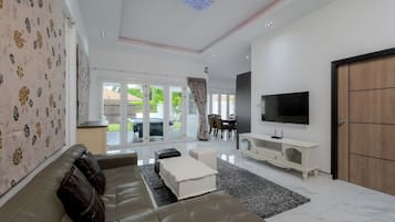 Vila Standar, 3 kamar tidur, Bebas Asap Rokok, dapur | Area keluarga | Smart TV 40-inci dengan saluran TV satelit, TV, dan Netflix