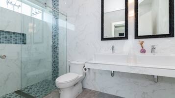 Superior Villa, 3 Bedrooms, Non Smoking, Kitchen | Bathroom | Shower, rainfall showerhead, hair dryer, towels