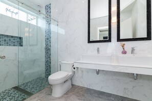Superior Villa, 3 Bedrooms, Non Smoking, Kitchen | Bathroom | Shower, rainfall showerhead, hair dryer, towels