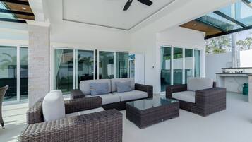 Superior Villa, 3 Bedrooms, Non Smoking, Kitchen | View from room